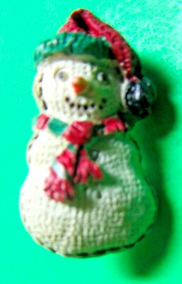 (1) 1 1/8'' SNOWMAN PLASTIC SHANK CHRISTMAS NOVELTY CRAFT BUTTON (D338)