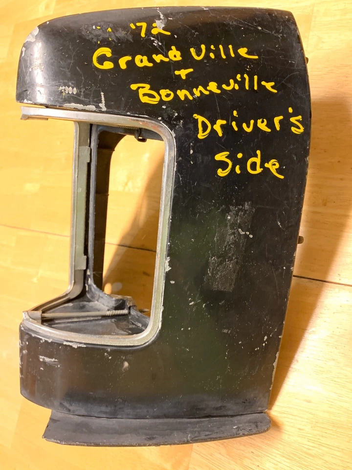 1972 Pontiac Bonneville Grandville LH Front Fender Extension Bezel GM OEM PMD - Image 2 of 4