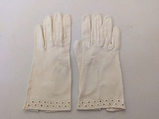 Vintage Women's Cream White Kid Leather Gloves W/Scalloped Perforated Cuff READ
