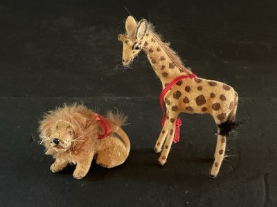 2 Vintage Flocked Animals Giraffe Lion Kunstlerschutz West Germany Handwork LOT
