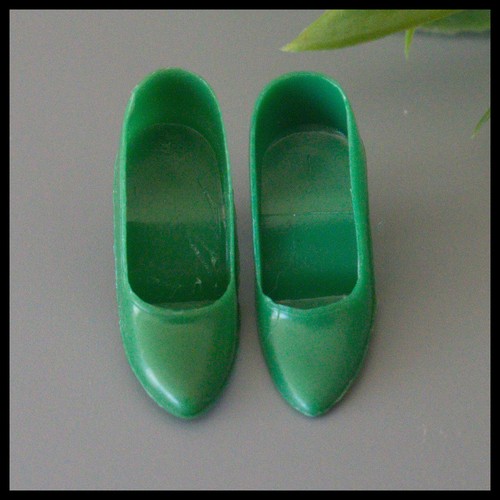 💚Barbie HTF Green Closed Toe Heels Pumps Shoes Vintage 1960's Japan *GooD💚
