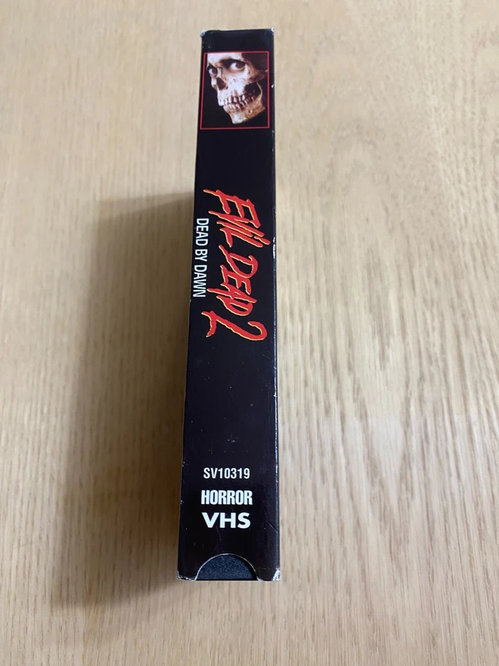 Evil Dead 2 Dead by Dawn VHS Anchor Bay Bruce Campbell Sarah Berry Horror Scary Foto 2 de 4