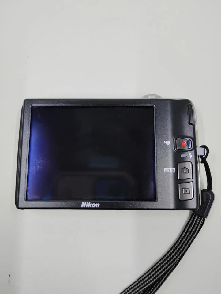 Nikon COOLPIX S4100 14.0MP - Digital Camera Silver - w/Battery & SD Card (Works) - Image 2 of 4