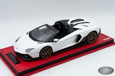 MR Collection 1:18  Lamborghini Aventador White Convertible Model Car w/ Case