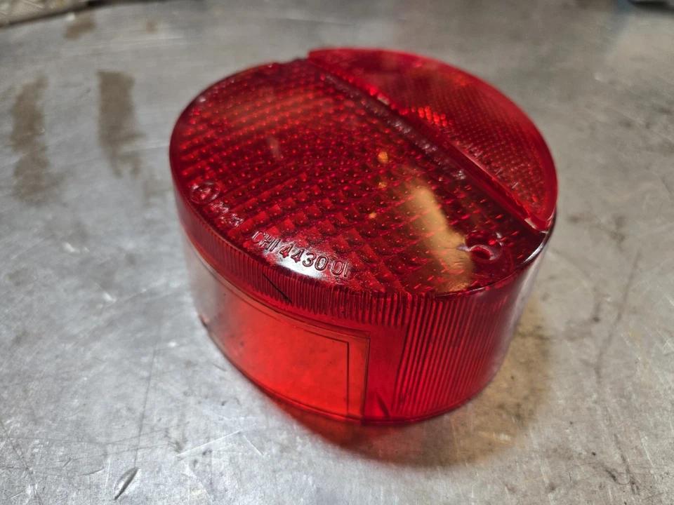 Luz trasera Kawasaki KZ1000 LTD edición especial OEM Foto 3 de 4