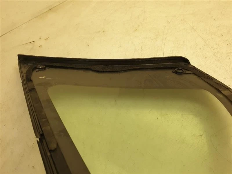 12-17 TOYOTA PRIUS V THREE DRIVER SIDE QUARTO DE VIDRO  - Imagem 3 de 4