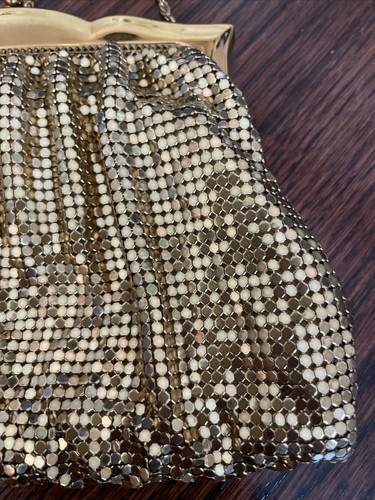 Art Deco Whiting & Davis Gold Metal Mesh Bag, Ornate Chain Kiss Clasp - Picture 2 of 12