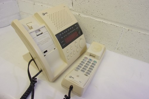Vintage AT&T Clock AM/FM Radio Alarm Telephone Land Line Model CRT 340 - Picture 11 of 11