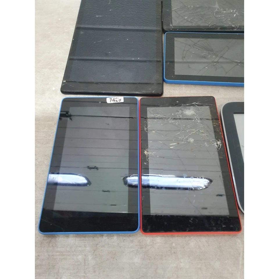 Lot of 6 Amazon & Nook Tablets & eBook Reader Multicolour Touchscreen Display - Image 4 of 4