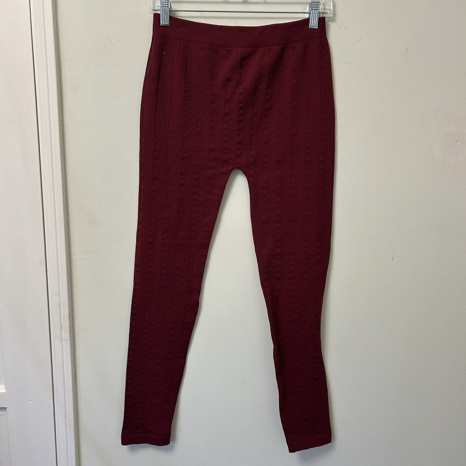 Maternity leggings with feather-light comfort for expecting moms