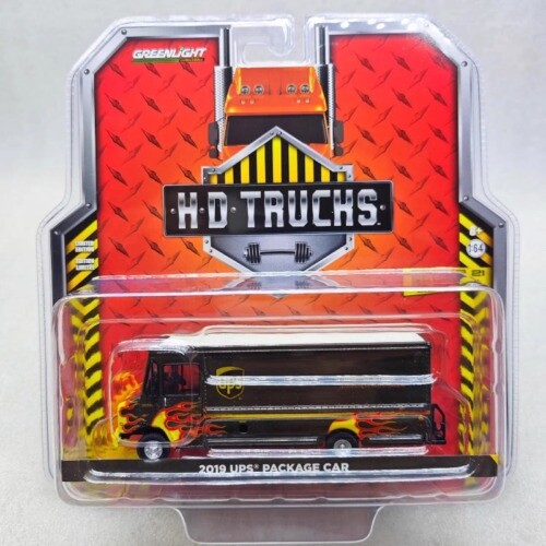 2019 "UPS" BROWN "H.D. TRUCKS" 1/64 DIECAST MODEL GREENLIGHT 33210 WITH