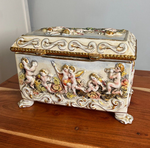 Vtg Capodimonte Cherub Footed Storage Box Hinged 11-in Porcelain Made in Italy