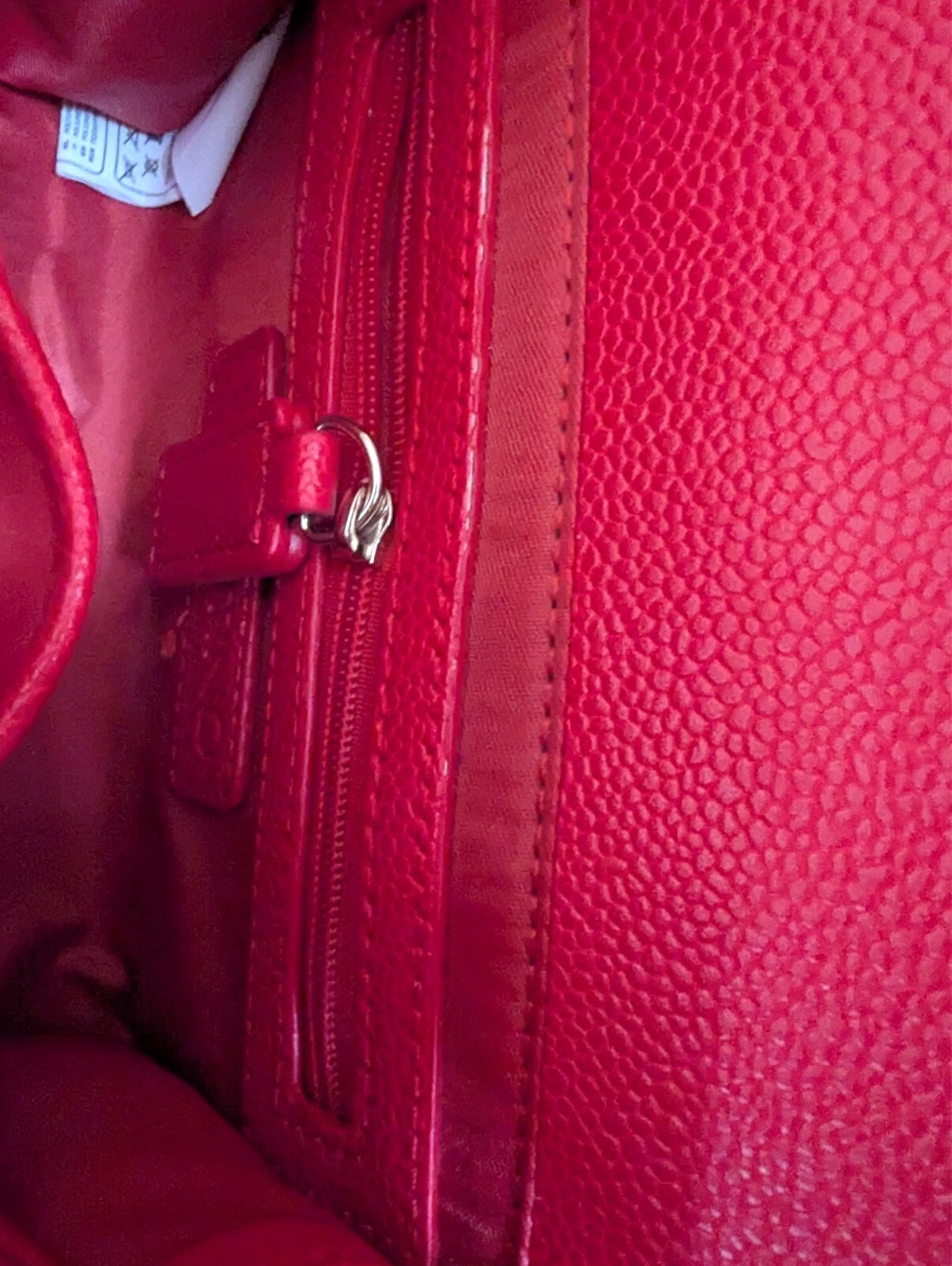 Borsa a tracolla Valentino Divina piccola rossa con tracolla a catena