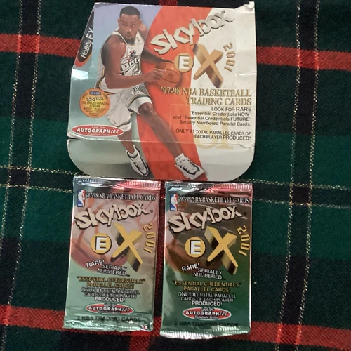 1997/98 Skybox EX 2001 -2 Packs!  Possible Kobe, Jordan Essentials!