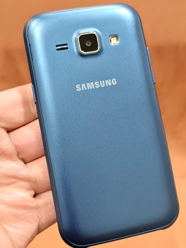 Samsung Galaxy J1 - SM-J100H-Blue (Unlocked) Smartphone Immaculate Condition - Picture 5 of 9