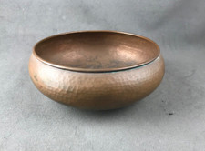 ROYCROFT FT LARGE THREE-FOOTED HAMMERED COPPER BOWL – ARTS & CRAFTS