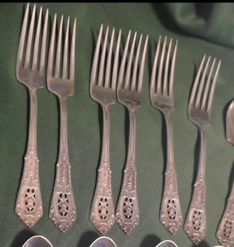 Wallace STERLING Silver ROSE POINT Luncheon Dinner FORK Large 7"