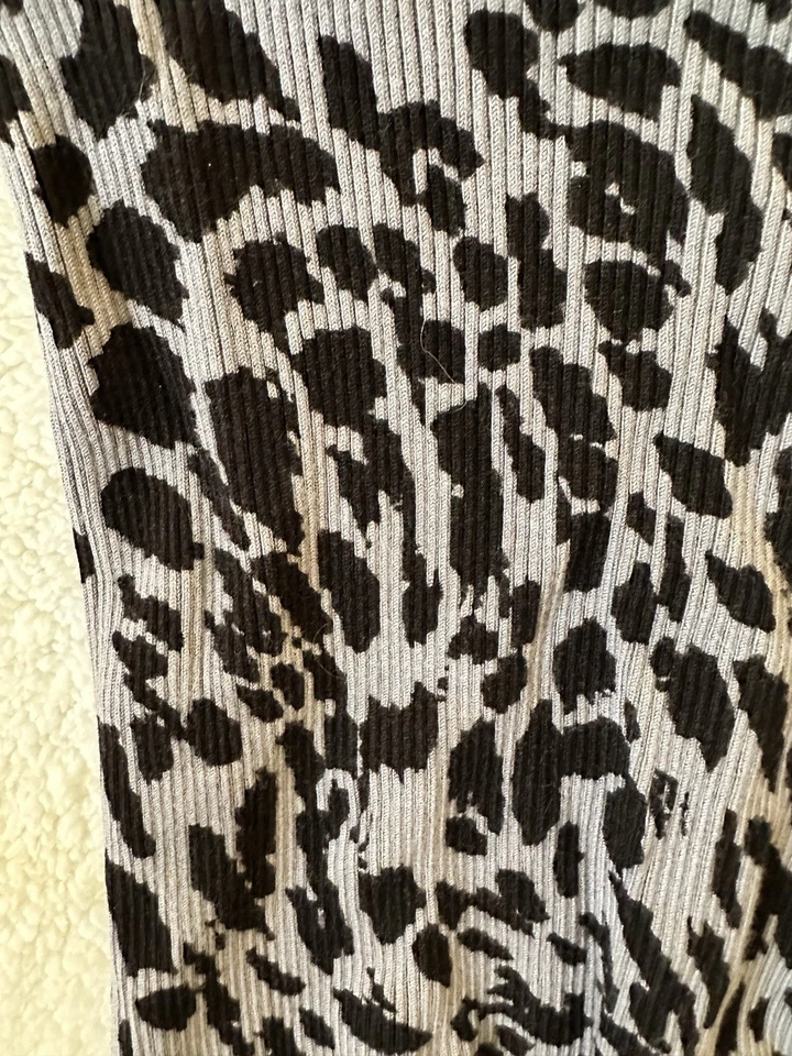 Junior’s Heart Soul Gray Leopard Sweater, Sexy peek-a-boo keyhole back, large - Image 2 of 4