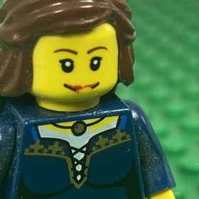 LEGO Fantasy Era Castle Minifigure - Crown Princess - 7093 cas333 *DAMAGE*