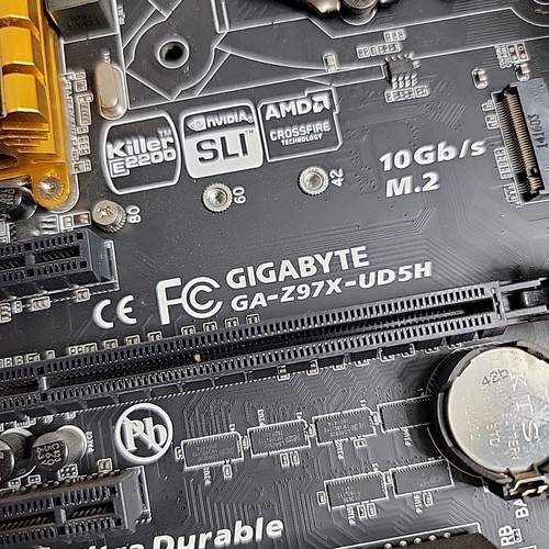Combo Placa Madre Gigabyte GA-Z97X-UD5H-BK Intel i7-4790K CPU 16 GB RAM R9 280X - Imagen 3 de 17