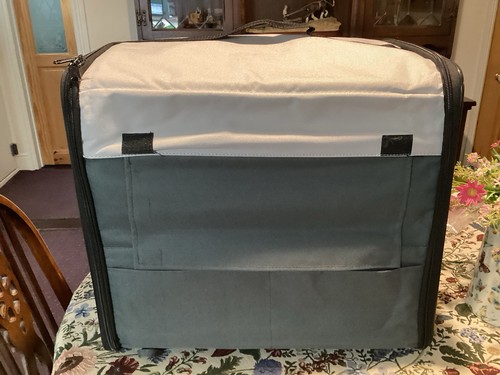 Henry Wag Dog/Pet Carrier/Crate - Picture 2 of 13
