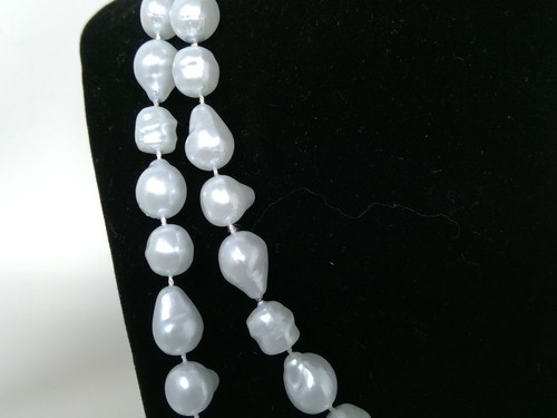 1986 Avon Simulated Freshwater Pearl Cool Lagoon Blue Plastic Necklace ~ 38" - Bild 3 von 6