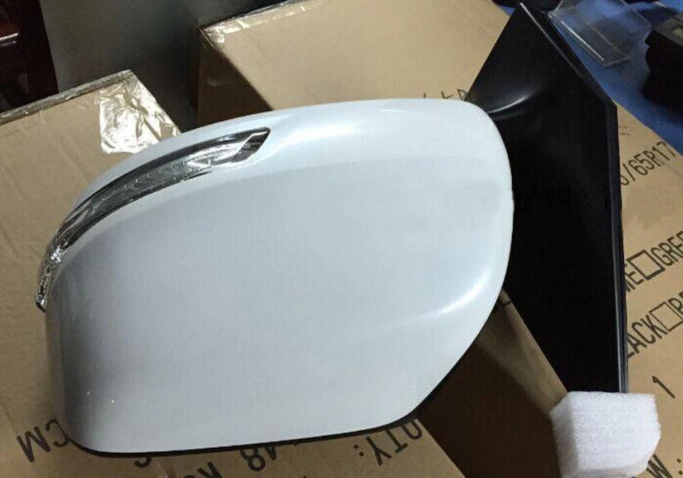 White RIGHT Side Mirror With LED Signal For Toyota Land Cruiser LC200 2008-2015 Foto 3 de 4