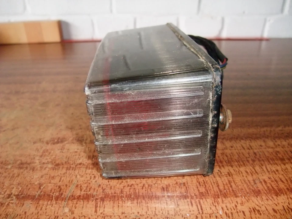 LUZ TRASERA FRENO KAWASAKI ER250 SCORPION Z250 EX GPZ 305 83-On ASSY OEM Foto 3 de 4