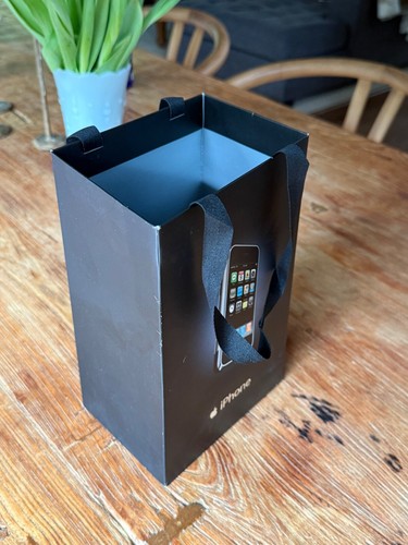 Original Apple Iphone 1ère Génération "2007 Launch Day Bag" Rare, très bon état - Photo 6 sur 16