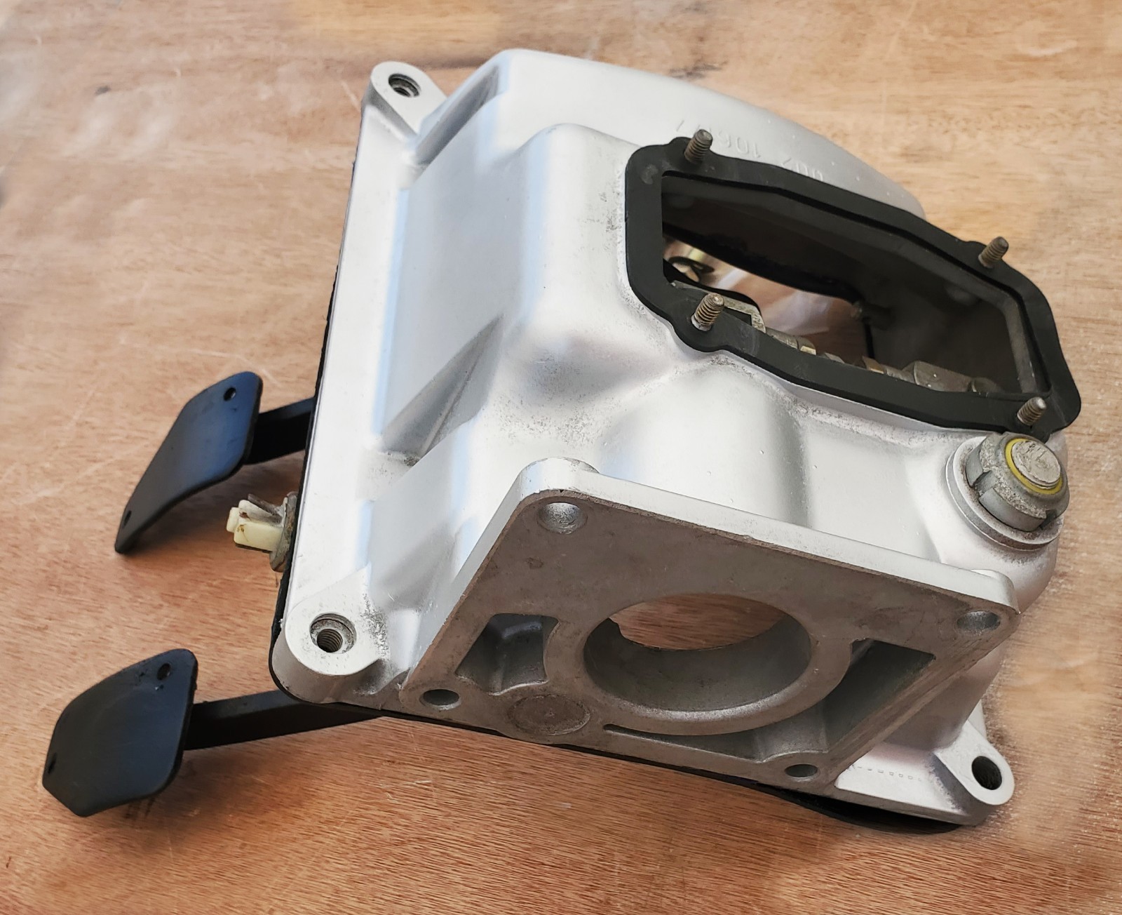 Ferrari 308 208 328 Clutch Brake Pedal Bracket Assembly 106187 108022 108533
