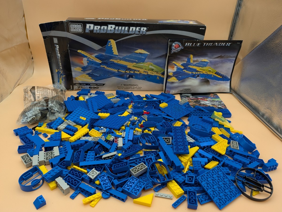 Mega Bloks Blue Thunder Airplane Construction Set 9743 690pc for