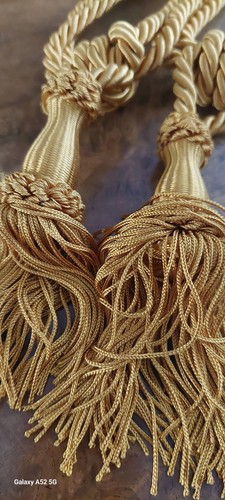 Tassel Vintage Tie Backs - Picture 2 of 3