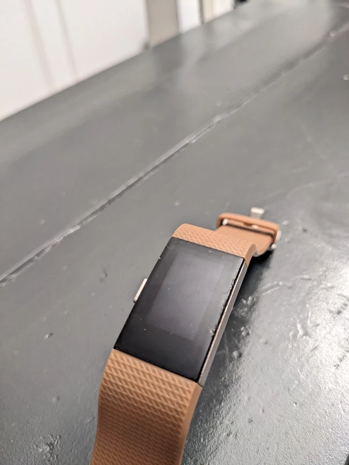 Fitbit Charge 2 Brown Heart Rate Fitness Watch Activity Tracker DAMAGED SCREEN - Image 4 of 4
