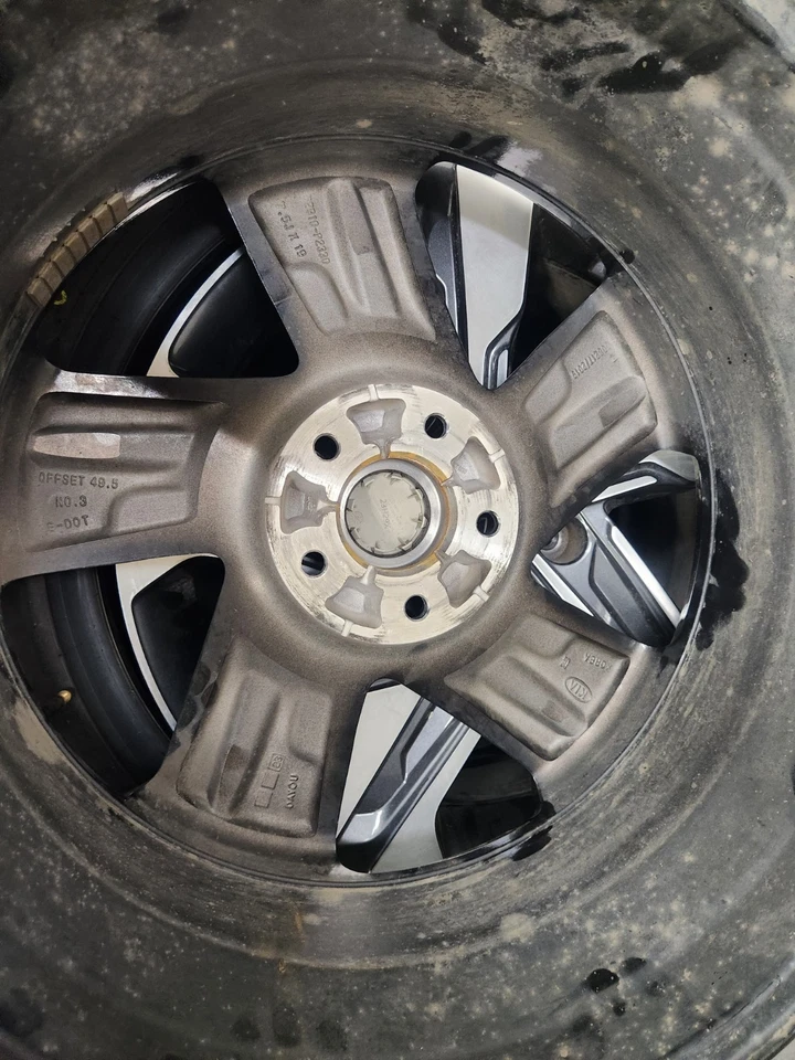 Kia Sorento 2021-2023  19" OEM Wheel Rim 52910P2310 Genuine  Machined Gray - Image 4 of 4