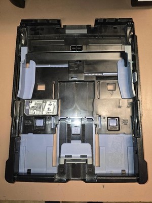 Samsung CLX-3175FW paper tray