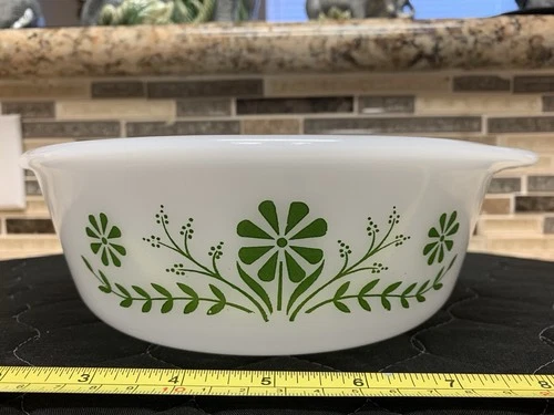 Vintage Glasbake Avocado Green Daisy bowl 1.5 QT