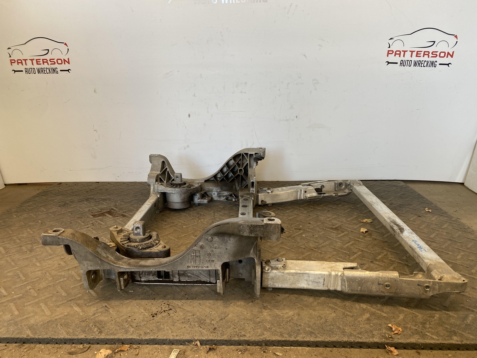 14-17 MASERATI GHIBLI FRONT UNDER CARRIAGE CROSSMEMBER ENGINE SUSPENSION CRADLE