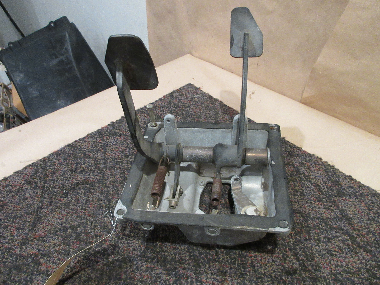 Ferrari 308 GT4 Dino - Pedal Box LHD- P/N 107877