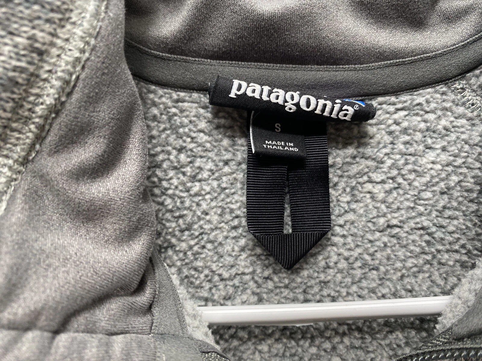 patagonia pullover fleece logo on chest jacket