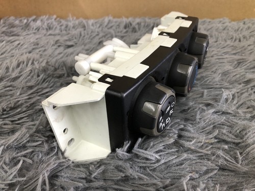 2004-2006 Pontiac GTO HVAC Climate Control Switches Assembly OEM FC4 - Picture 6 of 8