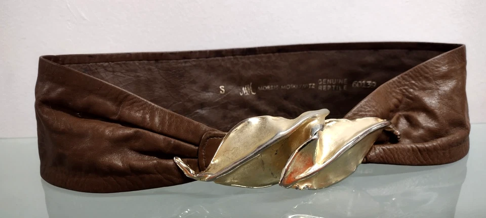 Cinturón Cinch Vintage Alta Costura Cuero Marrón MORRIS MOSKOWITZ Hoja Dorada Hebilla Pequeño Foto 3 de 4