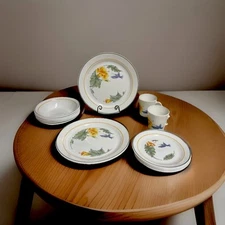 By The Piece VTG Corning Hummingbird/Hibiscus Dinner & Salad Plates, Bowls, Mugs