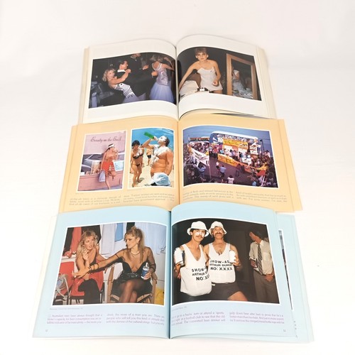 Life's a Series de Rennie Ellis a Parade a Beach a Beer 1983 1984 1986 Buen Estado - Imagen 7 de 14
