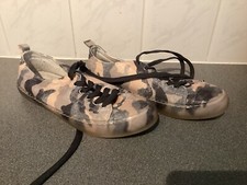 rocketdog size 5. Grey/Pink