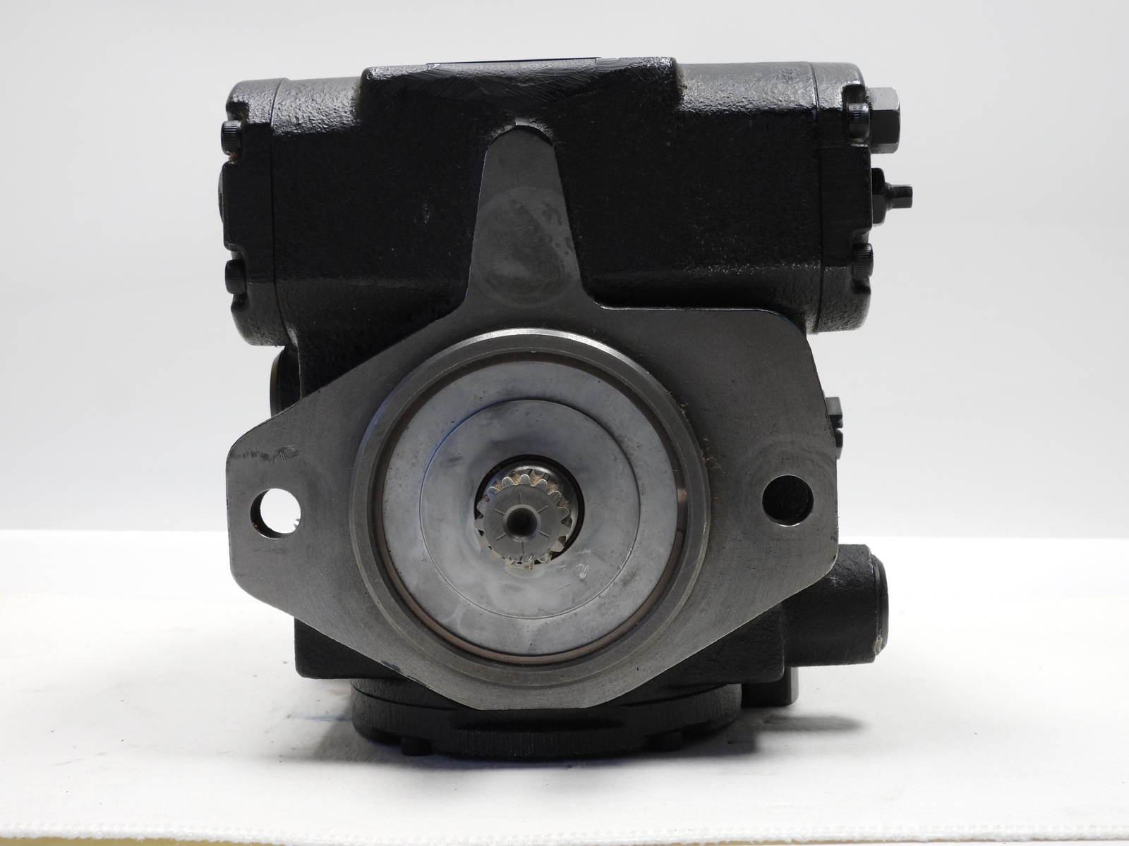 Danfoss+PVM28-720+Hydraulic+Axial+Piston+Motor+42R28DG2A253+VNF2H2T2828 ...