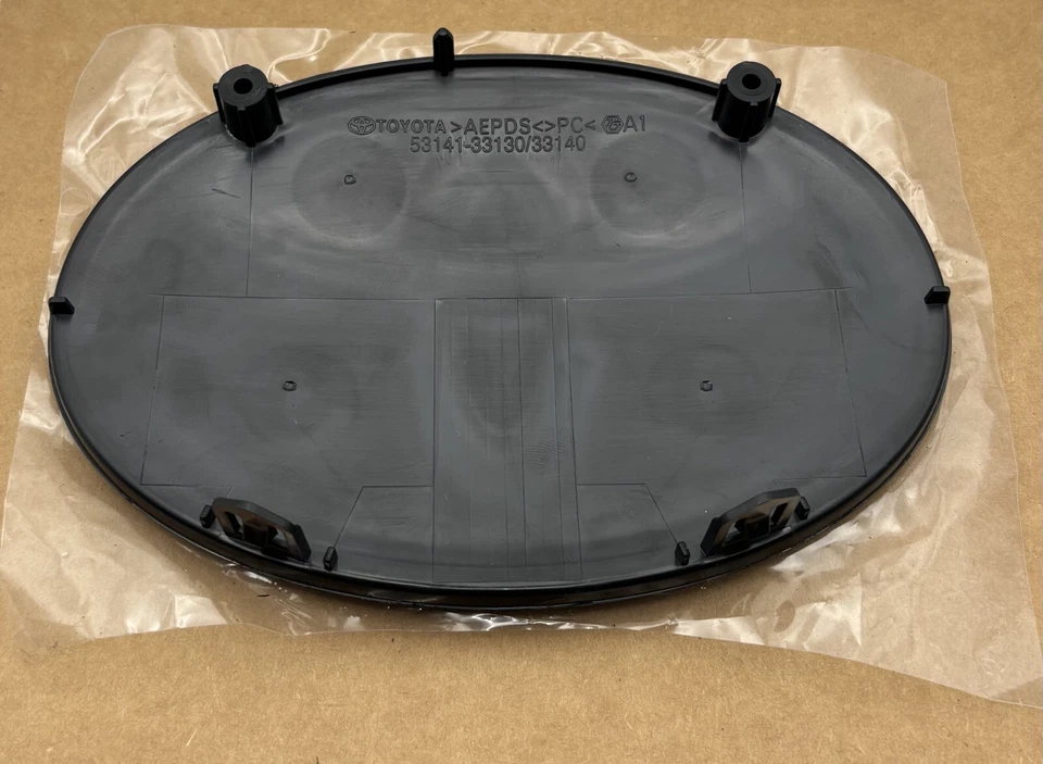 Toyota RAV4 Hybrid Grille Emblem 2019–2025 Blue Logo 53141-33130 - Image 4 of 4