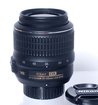 Nikon AF-S DX Nikkor 18-55mm f/3,5-5,6 G VR Zoom Objektiv