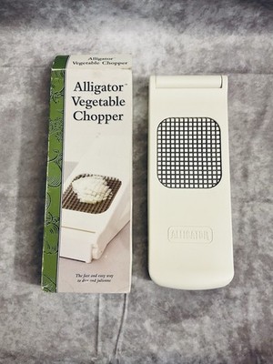 2004 WILLIAMS SONOMA ALLIGATOR VEGETABLE CHOPPER