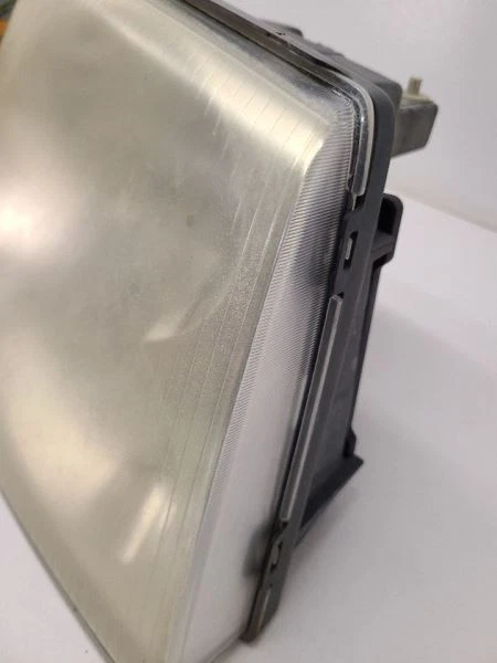 GMC ENVOY XL 2002-2009 Passenger Right Headlight 15866070 - Image 3 of 4