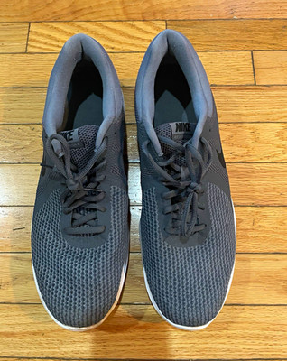 Nike Revolution 4 Men s Mesh Lace-Up Low Top Running Sneaker Gray 908988